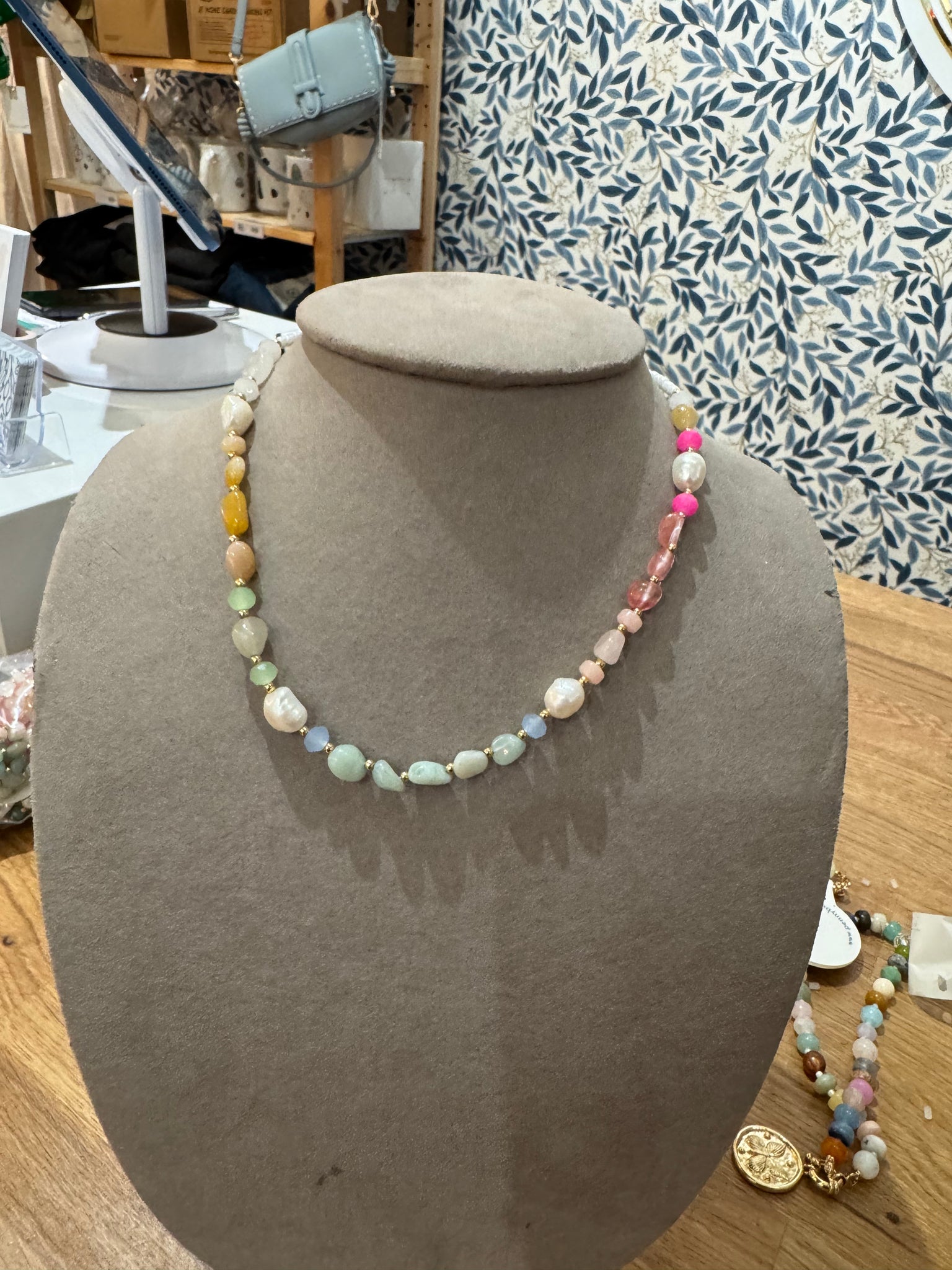Colorful Bead necklace with pearls