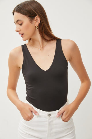 Ciara - black v-neck bodysuit
