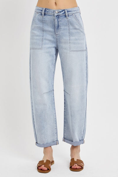 Mid Rise-Barrel-Relaxed Patch Pocket Risen Jeans   C1