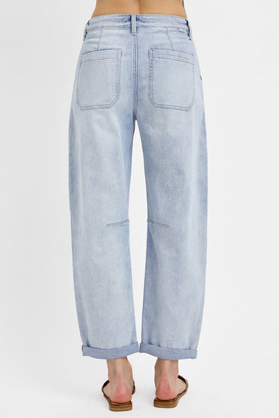 Mid Rise-Barrel-Relaxed Patch Pocket Risen Jeans   C1