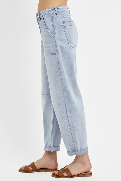 Mid Rise-Barrel-Relaxed Patch Pocket Risen Jeans   C1