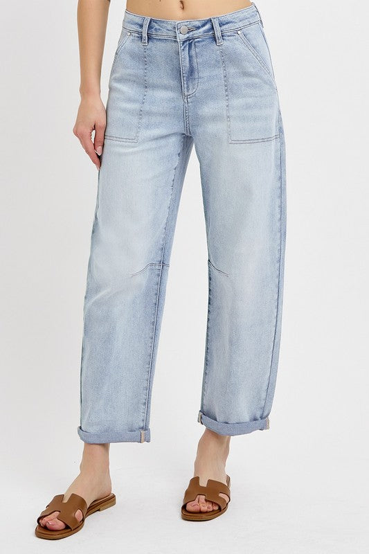 Mid Rise-Barrel-Relaxed Patch Pocket Risen Jeans   C1